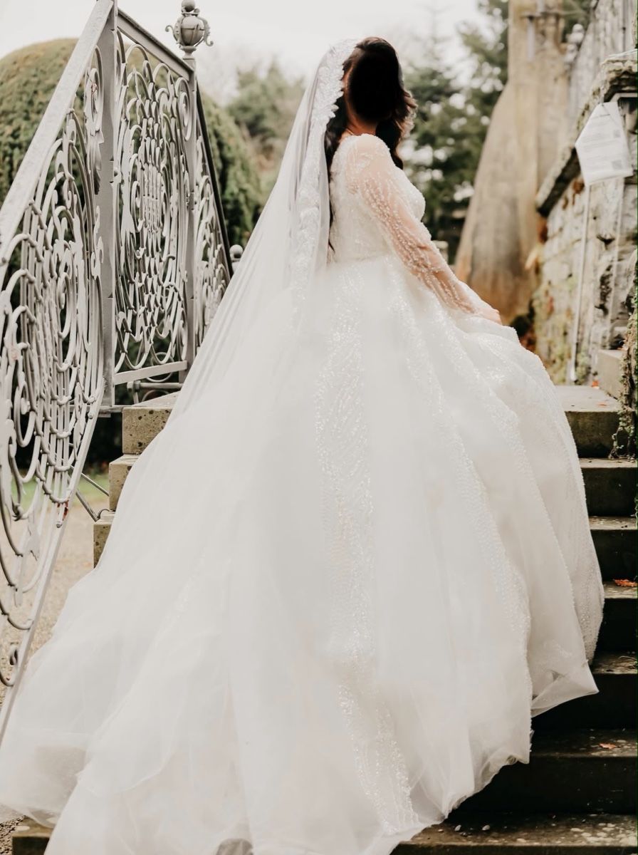 Kleider: Brautkleid Weiss Grösse 36/38 mit Schleier  – Gebraucht aus Kreuzlingen von tul_87yf