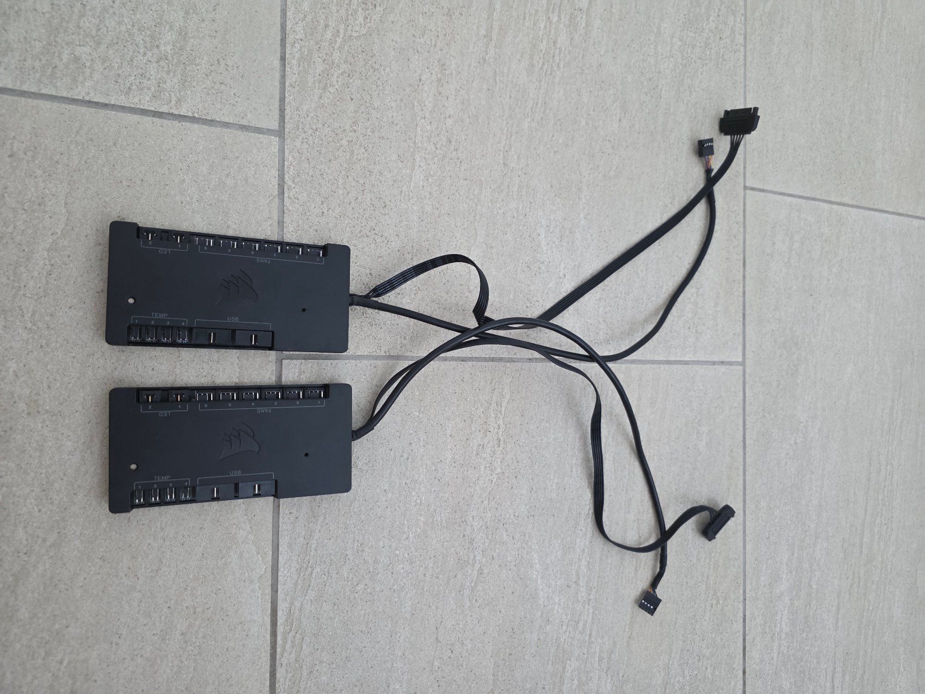Corsair PCs: 2× Corsair iCUE Commander PRO, gebracuht – D'occasion à Bülach par skalazion