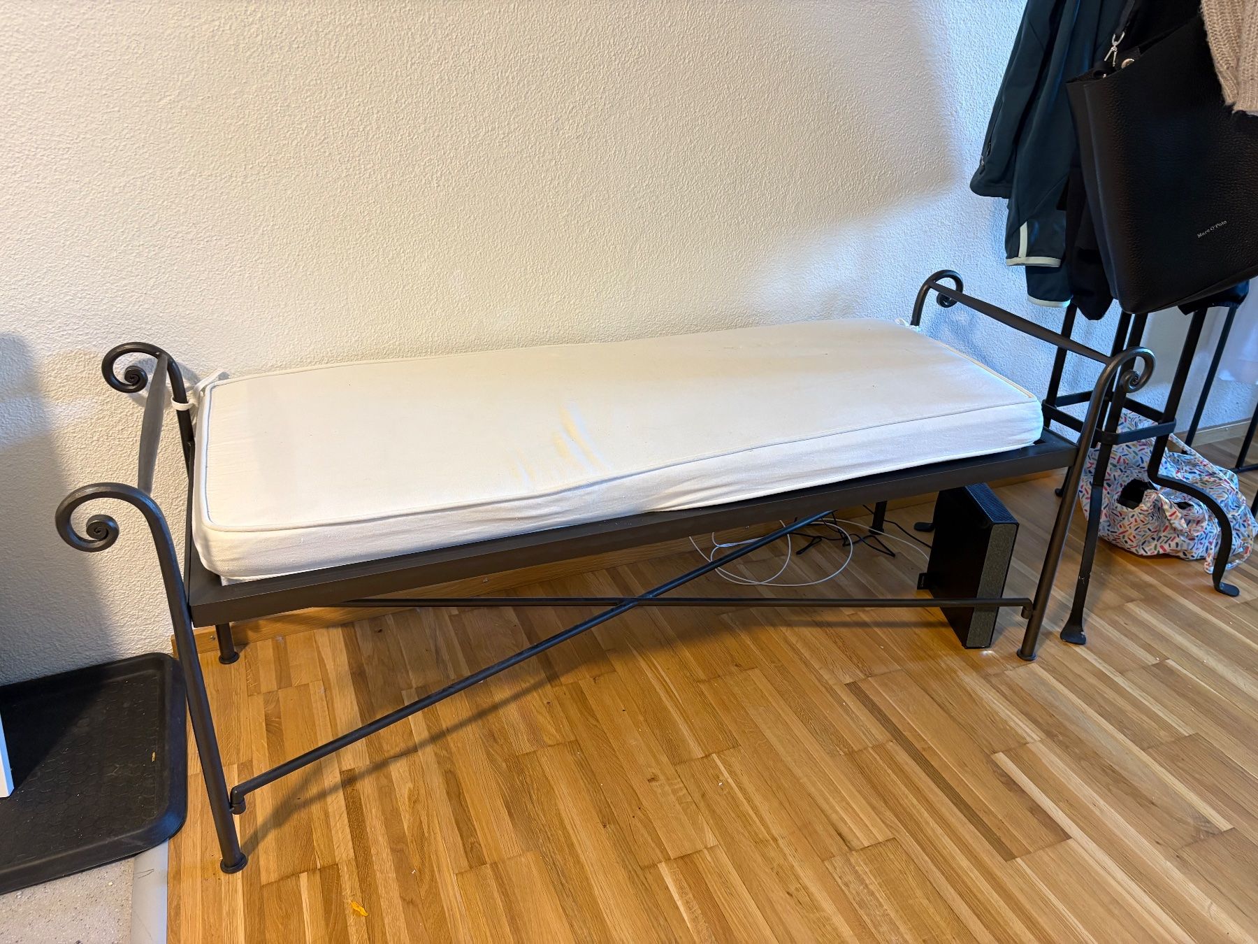 Panchine: Eisen Sitzbank mit Polster – Usato da Solothurn venduto da See203