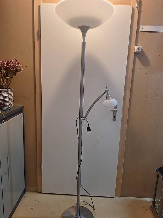 Lampade: Moderne Ständerlampe – Usato da Zuzgen venduto da kor_2nlr