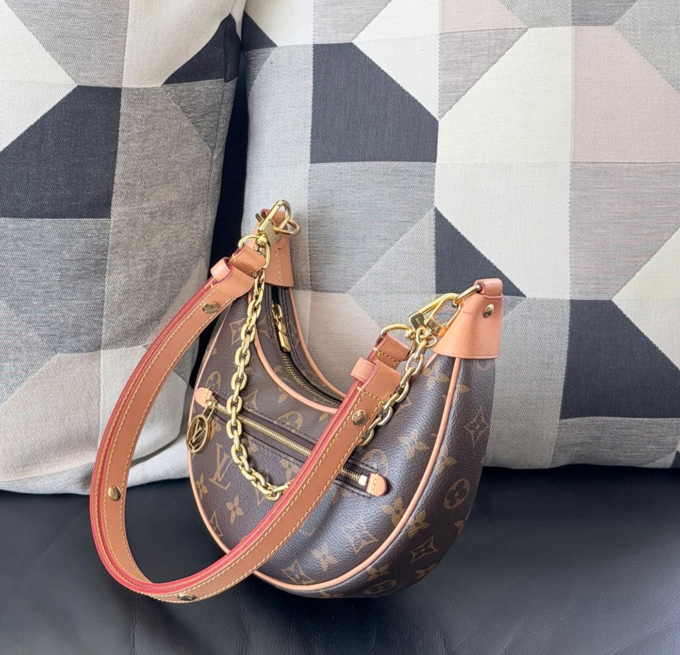 Louis Vuitton Borse da donna: Louis Vuitton Loop Bag – Usato da Reinach AG venduto da RobbisB 6