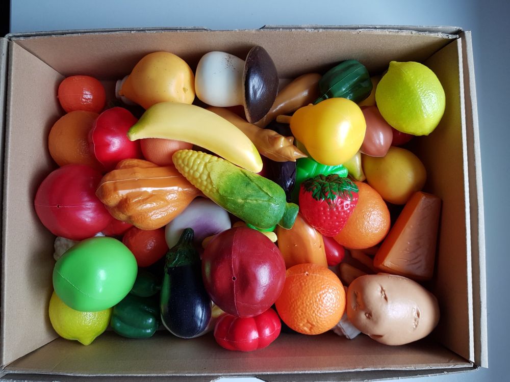 Jouets en plastiques, fruits et légumes Kaufen auf Ricardo