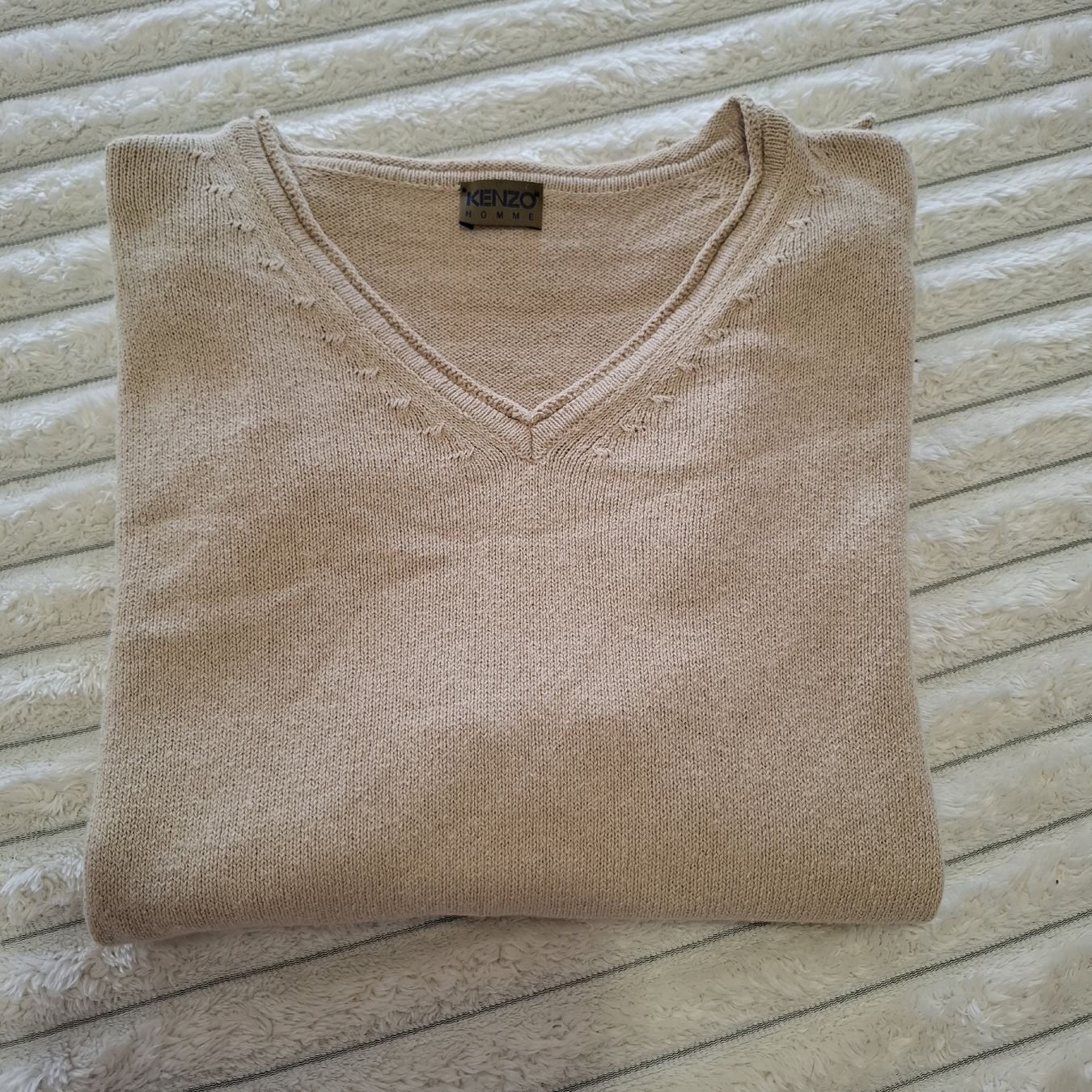 Kenzo Pullover & Sweatshirts: KENzo Pull Col V Vintage - Beige - Taille S – Gebraucht aus Le Locle von QualiteExpress