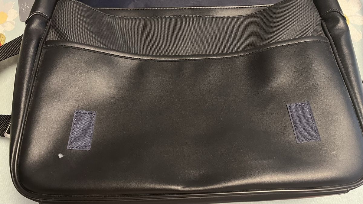 Lacoste Borse: Lacoste Umhangetasche – Usato da Emmenbrücke venduto da Hamster-Traum 5