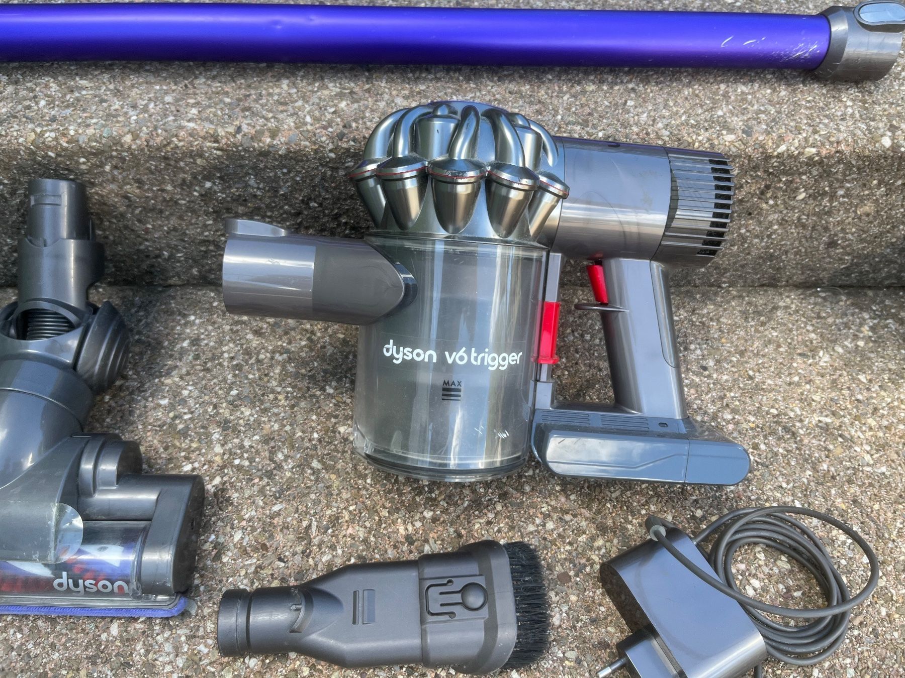 Dyson Aspirapolveri & Accessori: Dyson v6 trigger – Usato da Magden venduto da Hornet2 7