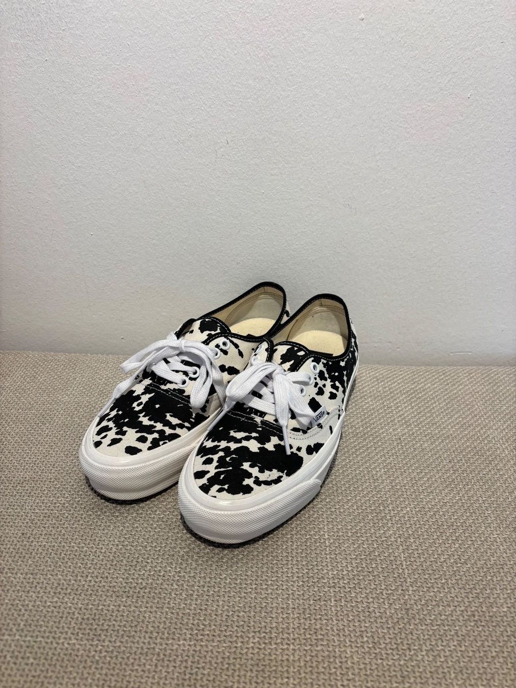 Vans Scarpe da uomo: Vans Premium Cow black & white Gr. 40 – Usato da Bottmingen venduto da ana_5hrv 2