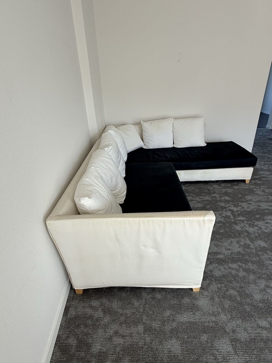 Sofas: Grosse Eckcouch, schwarz/weiss – Gebraucht aus Winterthur von Matti43 1