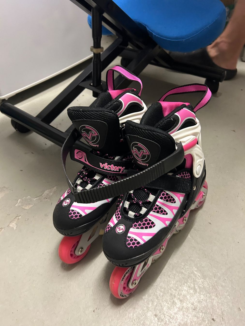 Patins à roul. & inline: Inline Skates pink Kinder gr. 34-37 – D'occasion à Wabern par belka72