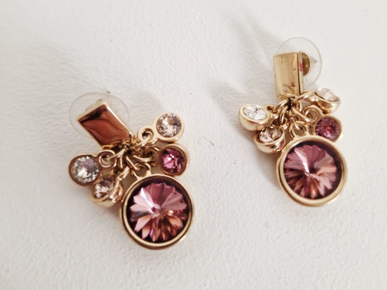 Ohrringe & -stecker: Hübsche goldige Ohrringe mit Rosa Steinen – Gebraucht aus Hallau von CHACLA 1