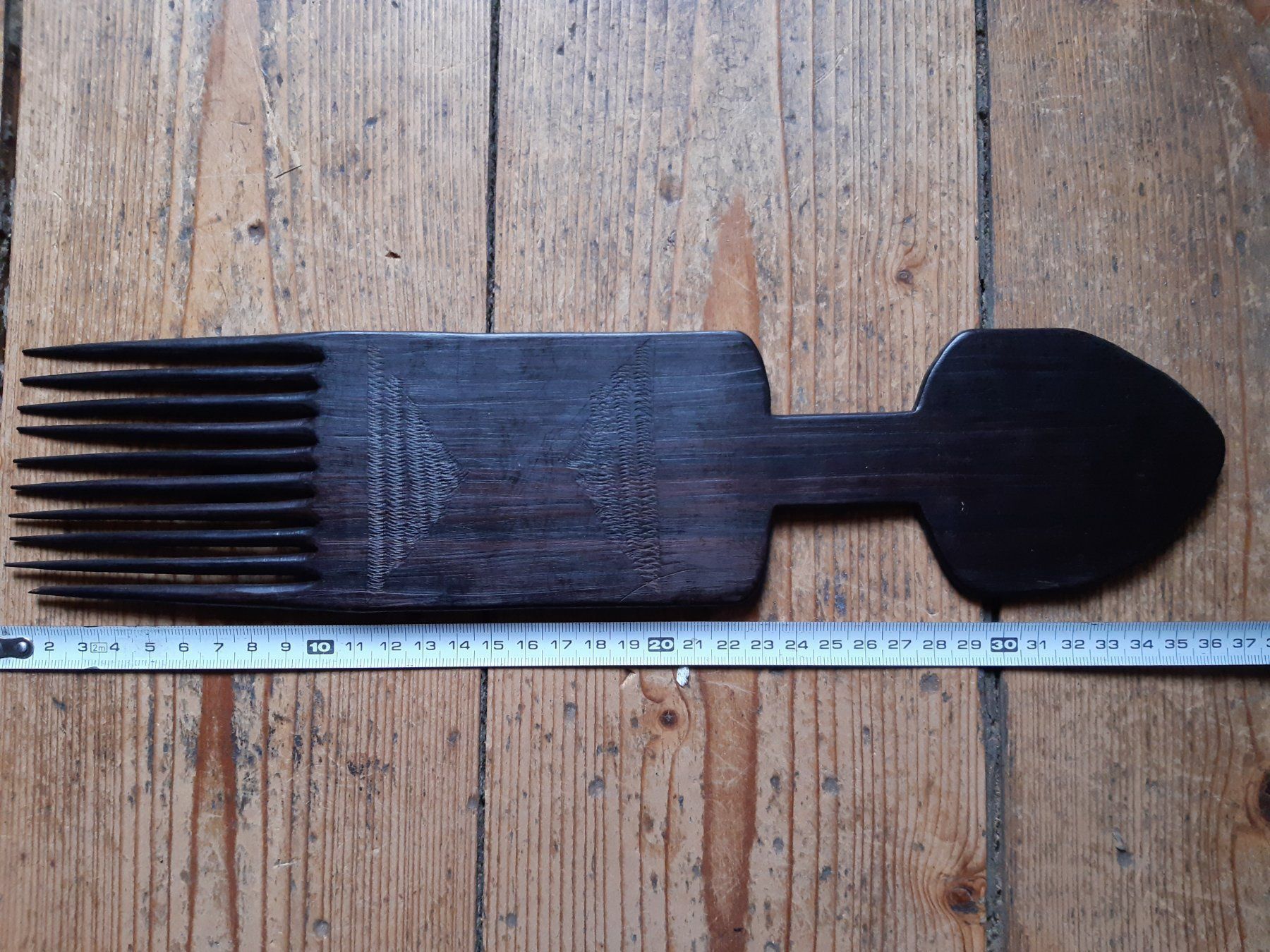 Articoli in legno: Holzkamm Afrika – Usato da Flawil venduto da Uncristalized 1