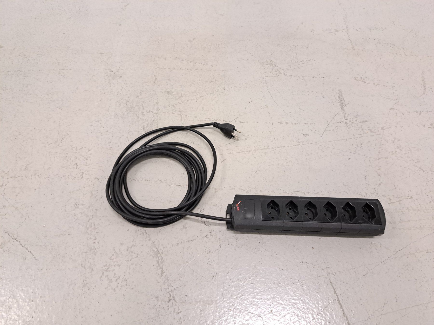 Spine: Steckerleiste 6fach schwarz mit 2 Magneten – Usato da Embrach venduto da lichttechnik