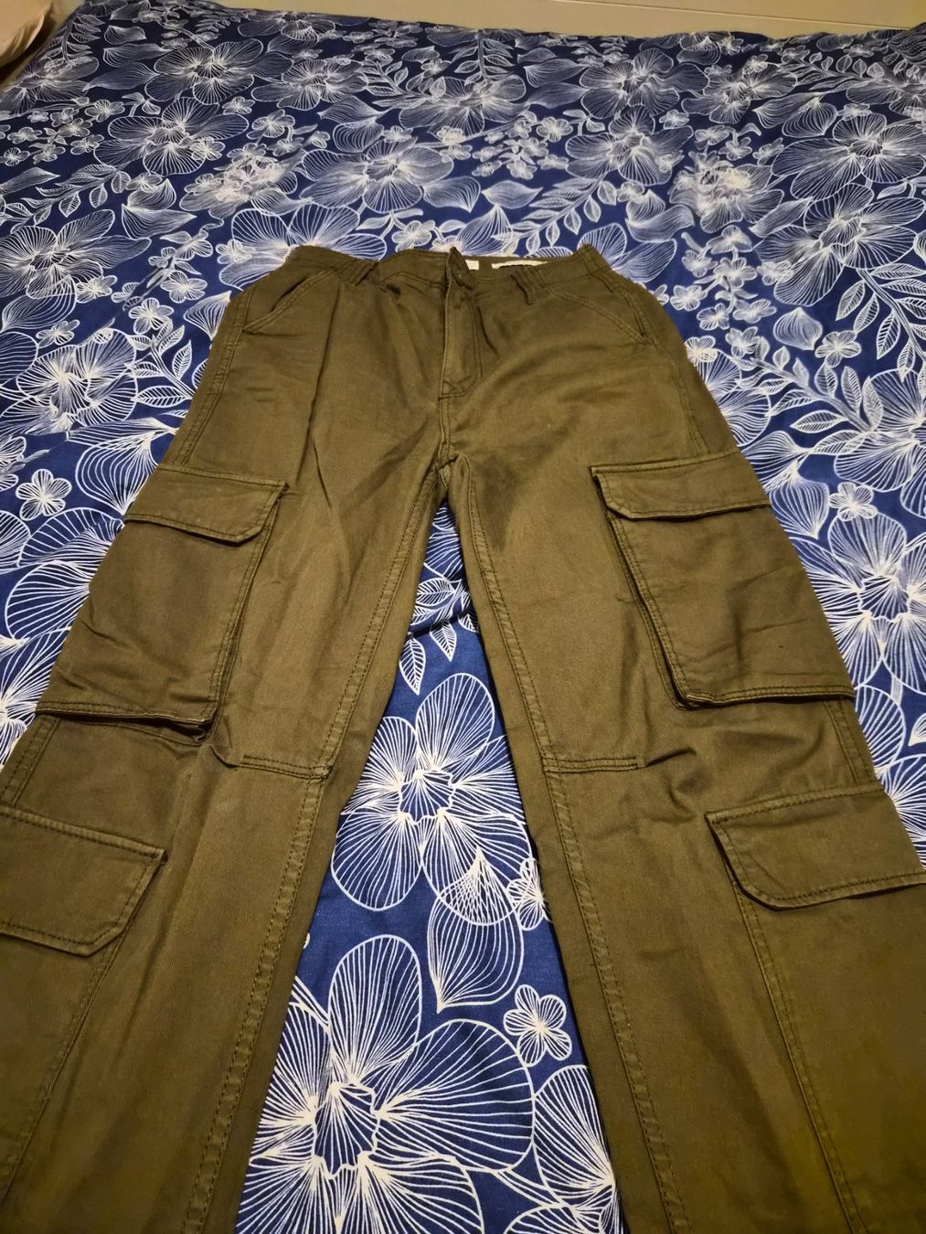 Bershka Pantaloni: Bershka Hose gr 34  nr18 – Nuovo (secondo la descrizione) da Dietikon venduto da Eleda 1