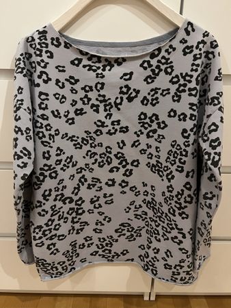 JUVIA Shirt small oversize 2 x
