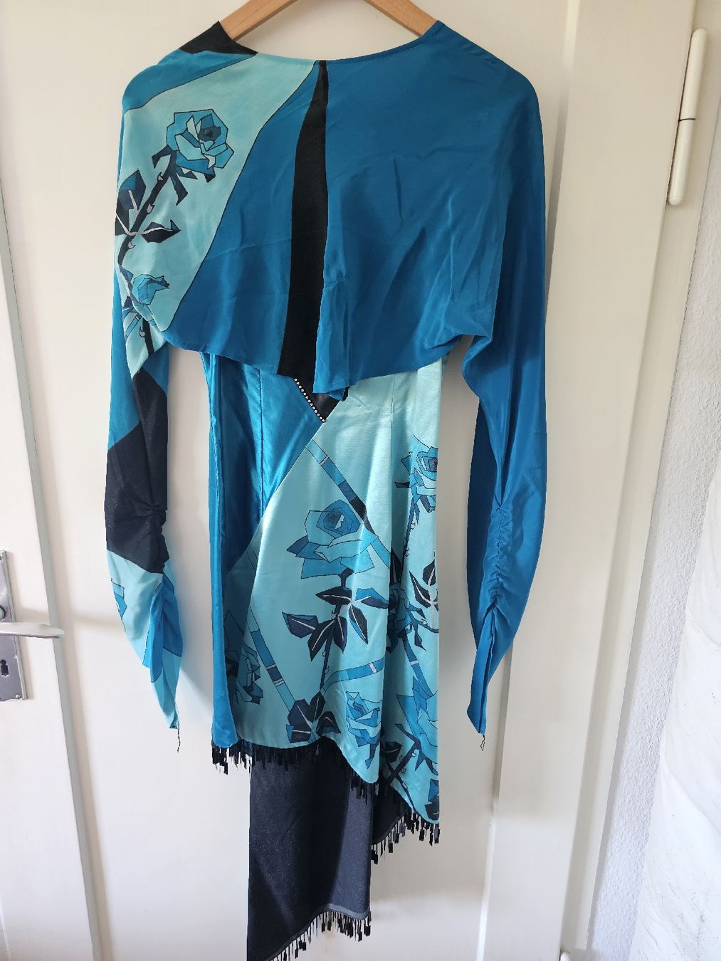 Vestiti: Einmaliges Seidenkleid mit Swarowski Steinen 36 – Usato da Buch am Irchel venduto da Potzblitz2 4