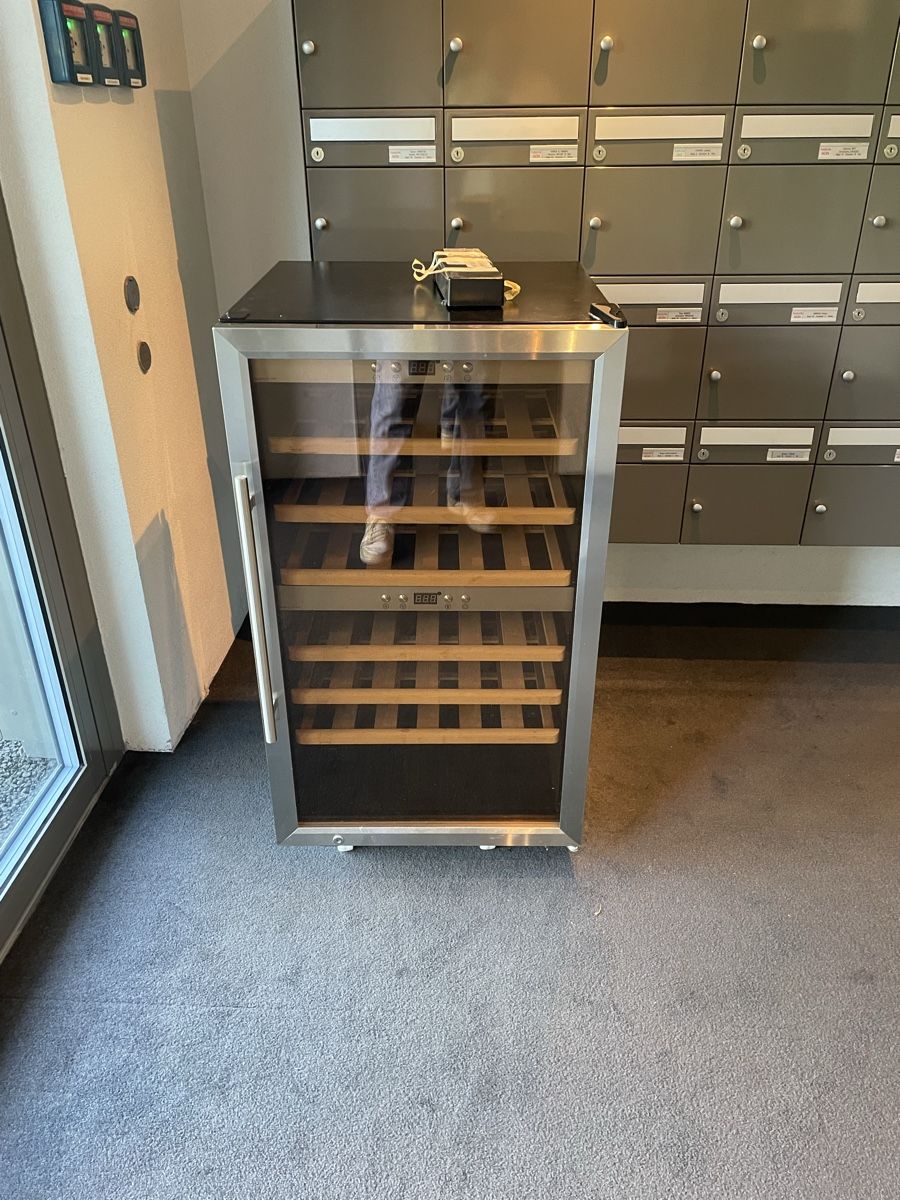Kühlschrank: Cave à vin  – Gebraucht aus Lausanne von JPlausangeles