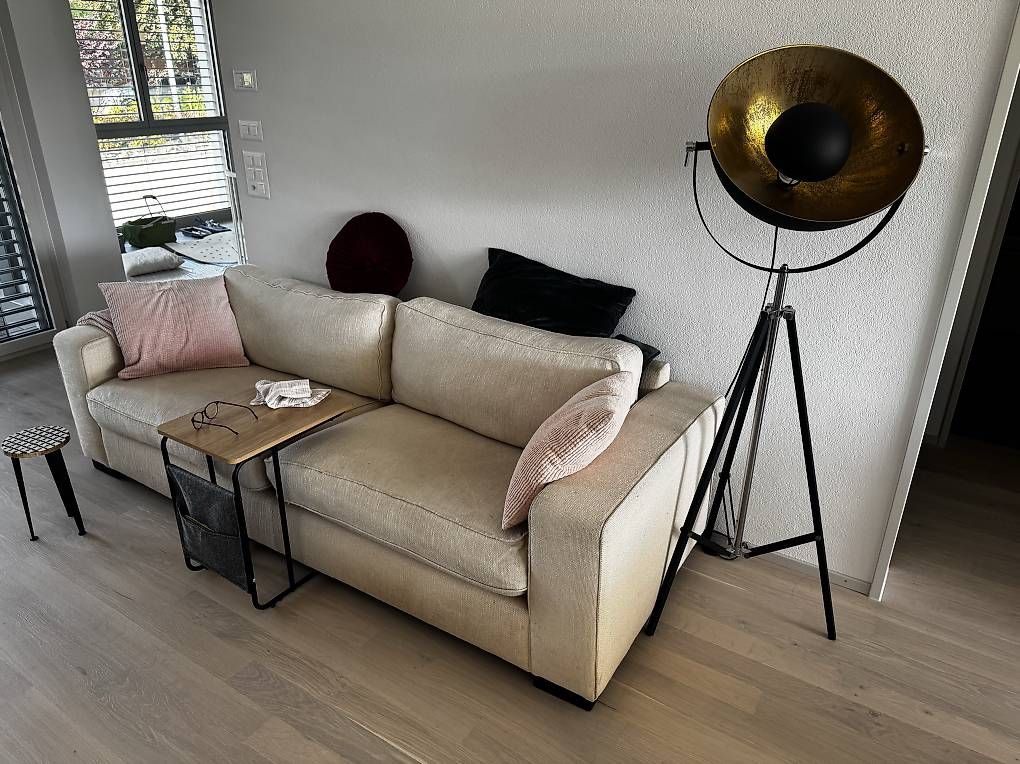 Divani: Grosses bequemes Sofa 240 cm  beige/creme – Usato da Urtenen-Schönbühl venduto da donkaputo 1