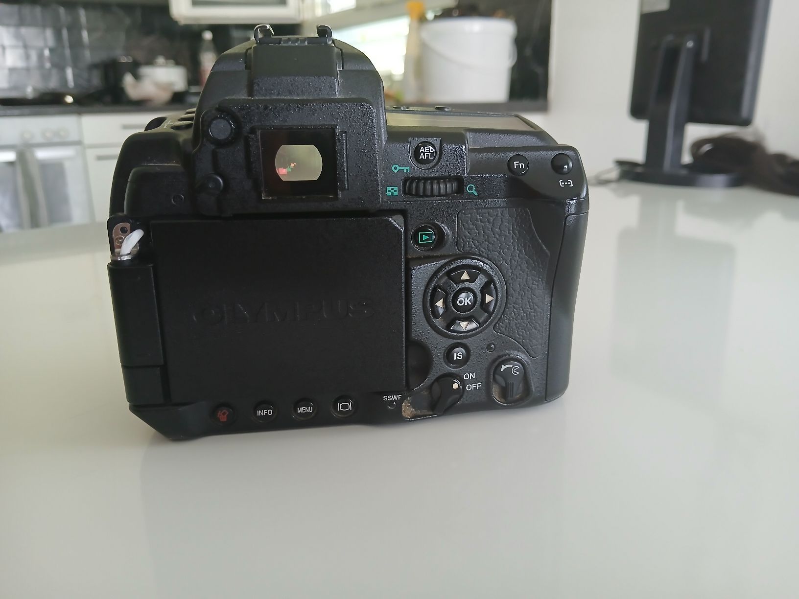 Olympus Kamera: OLYMPUS E-3 Kamera – Defekt aus Grenchen von Nathaniel74