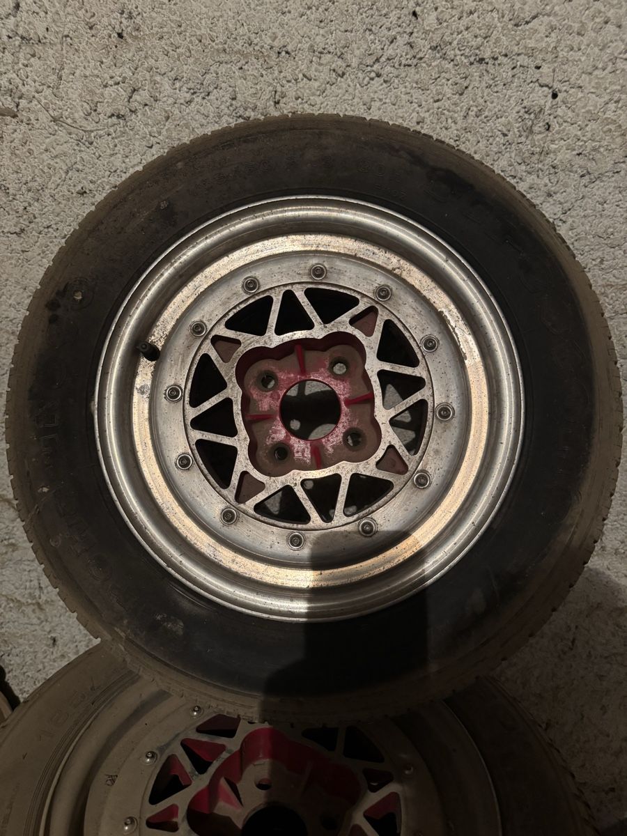 Volkswagen Cerchioni: Alufelgen vw golf 1 – Usato da Courgenay venduto da Benito08