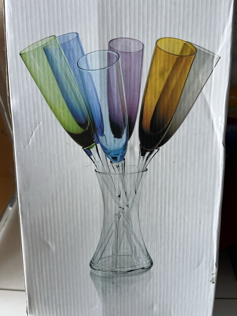 Gläser: 6 Flutes Assorties + Vase set new – Neu (gemäss Beschreibung) aus Chêne-Bougeries von Seetooyoo 1