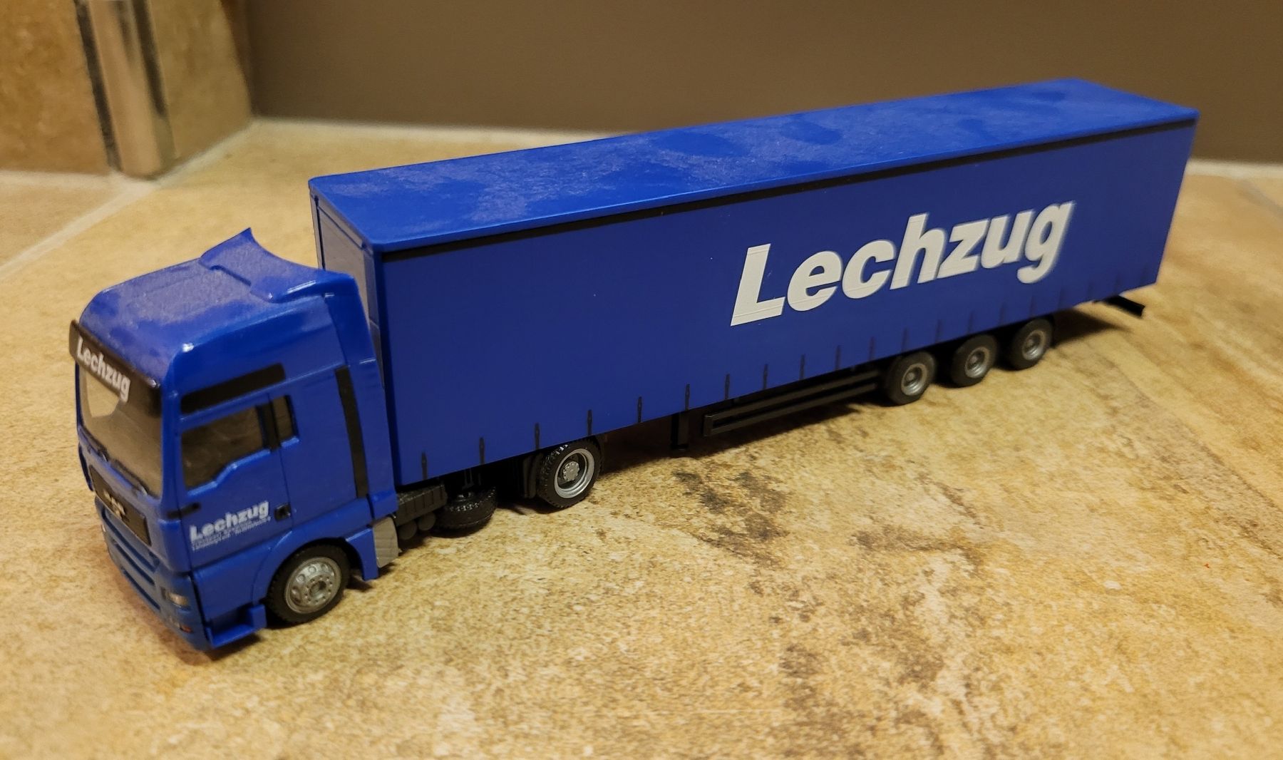 Herpa Kit di modellismo & Modellini statici: Herpa LKW's 1:87 – Usato da Hettiswil venduto da kuese85 2