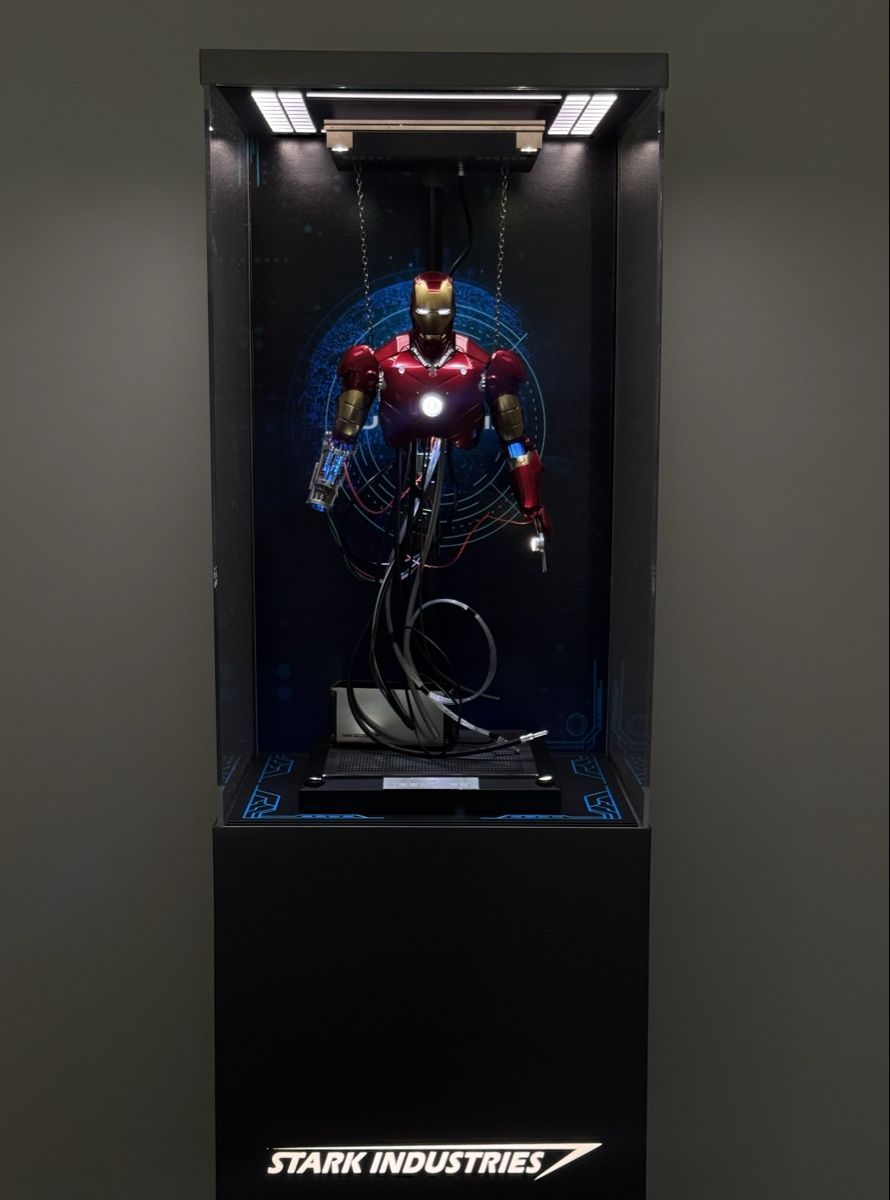 Hot Toys Statuette: Hot Toys Iron Man mit Showcase – Nuovo (secondo la descrizione) da Safenwil venduto da marchaui 9