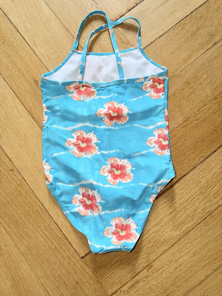 Maillots de bain: Badeanzug Kinder Grösse 110 Blumenmuster hellblau – D'occasion à Bern par Elisa64 1