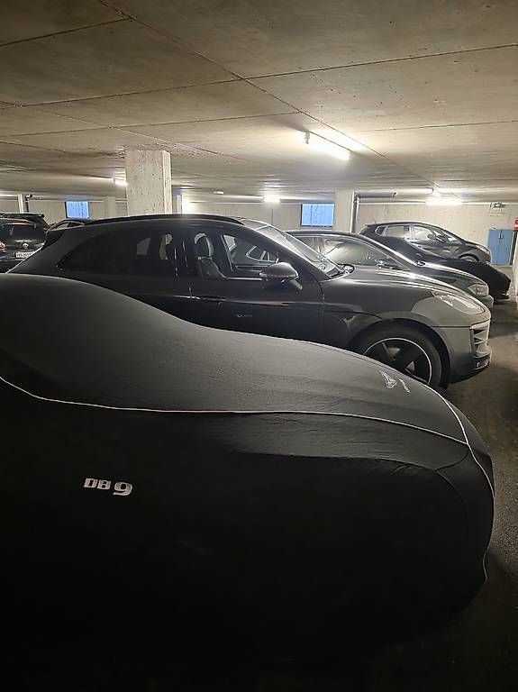 Dischi in vinile: Car cover Aston Martin DB9 – Usato da Martigny venduto da benjamincolomba 1