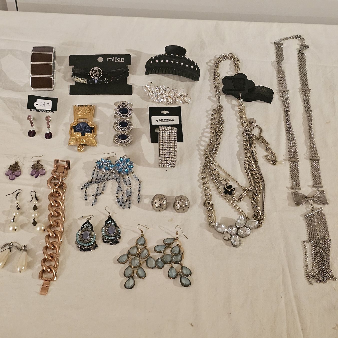 Altri gioielli: Grosses  schönes schmuck lot Endet – Nuovo (secondo la descrizione) da wolfhalden venduto da 46464646