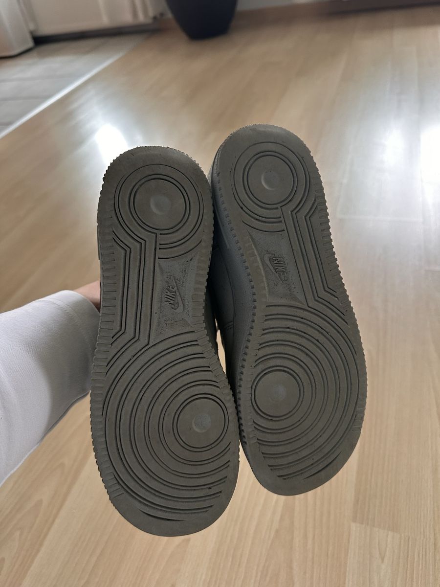 Nike Chaussures garçon: nike grosse 38.5 – D'occasion à Leimbach TG par Davidvilma 2