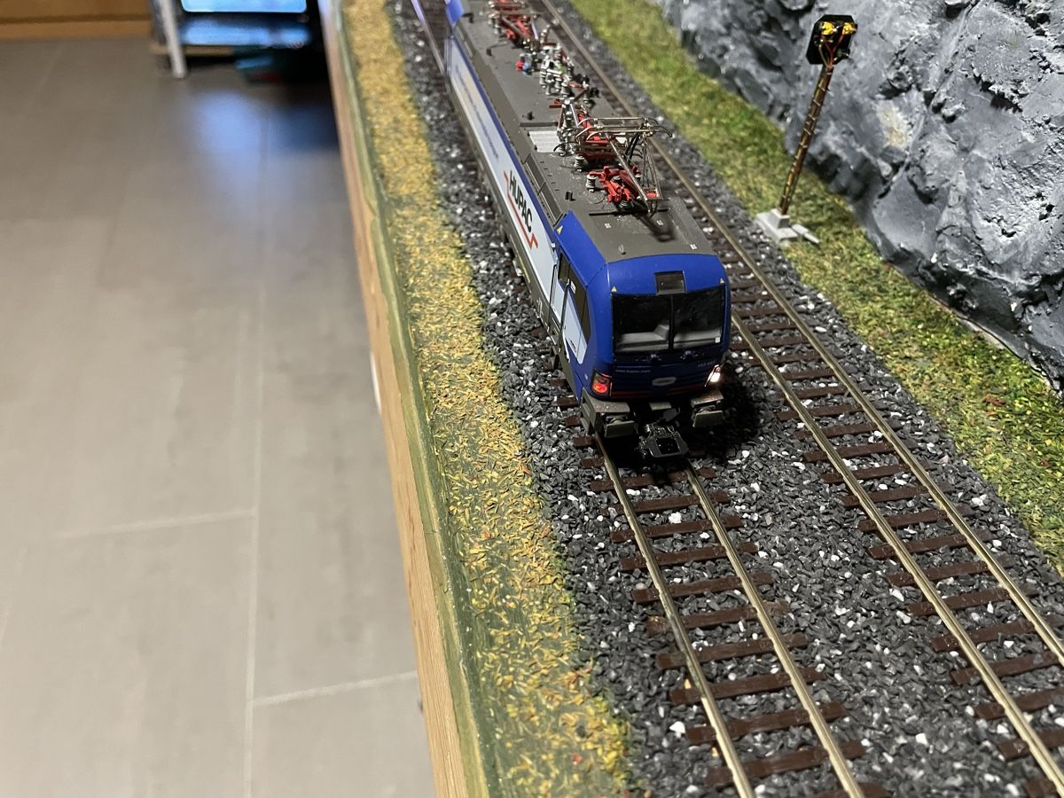 Roco Modellini di ferrovie: Roco Hupac Lok mit Sound DCC Digital – Usato da Halten venduto da 079kaid1 2