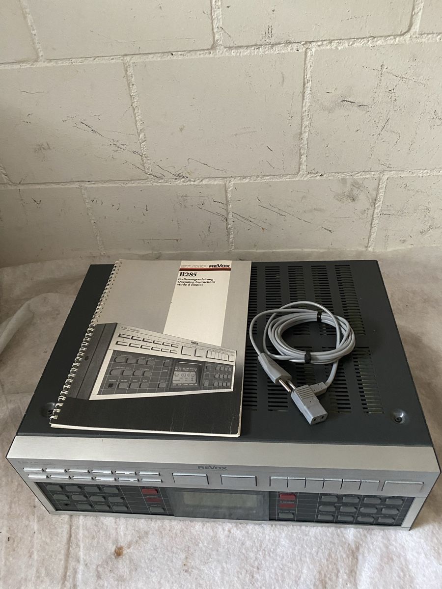 Revox Receiver: Revox B285 mit Anleitung  – Gebraucht aus Luzern von Harikan