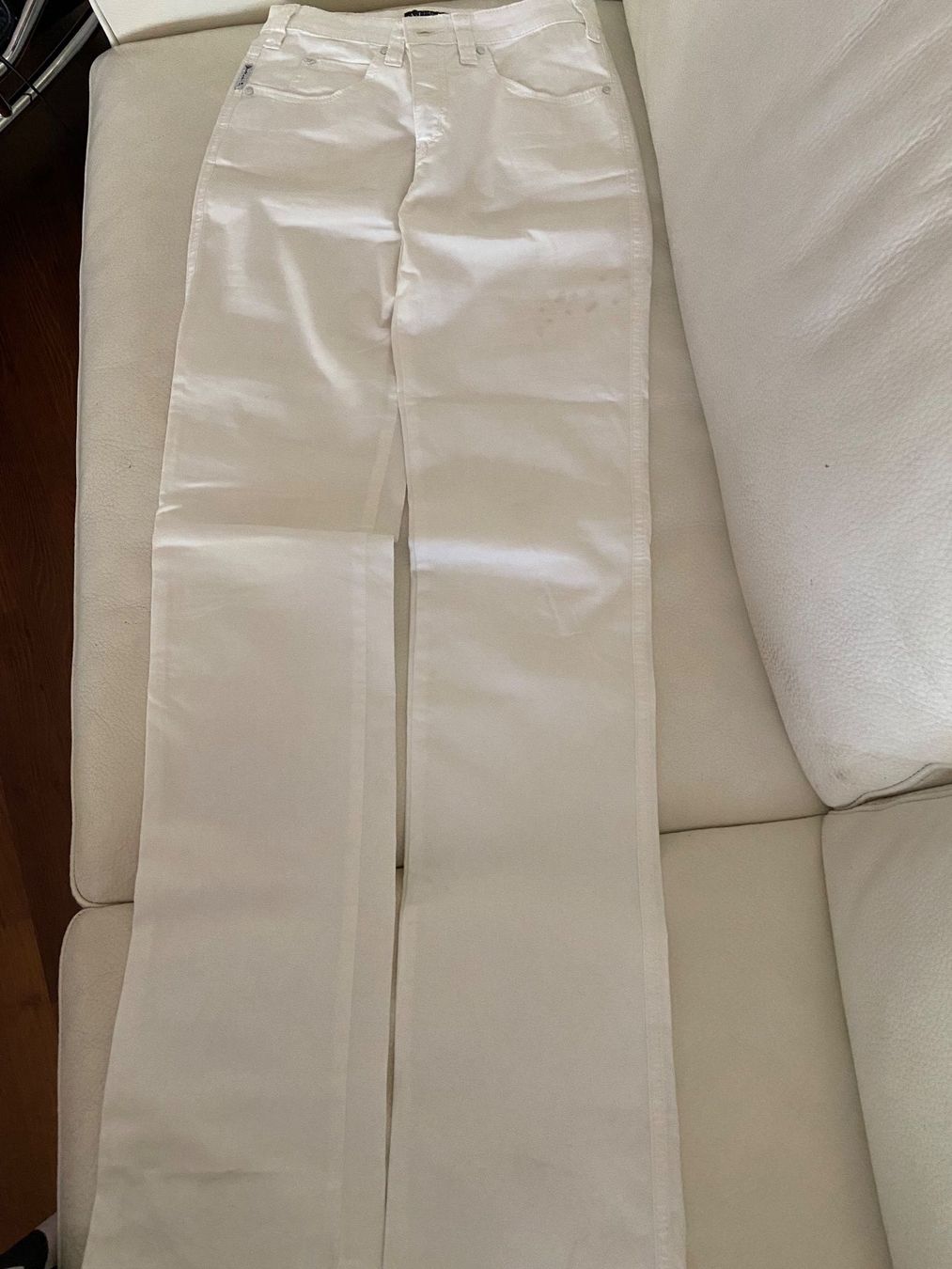 Armani Jeans: AJ Armani Jeans – Nuovo (secondo la descrizione) da Unterengstringen venduto da bar_rh5f