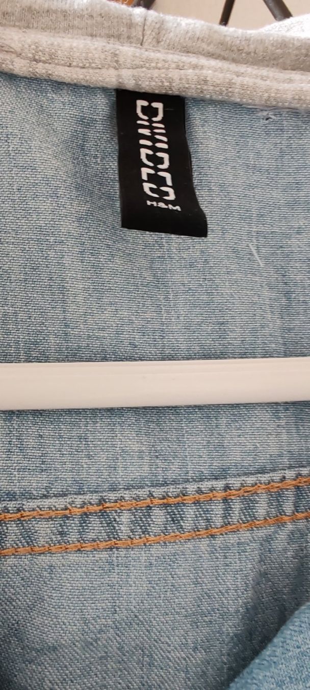 H&M Giacche: Jeansblusen-Jacke mit Kapuze – Usato da Egnach venduto da bgdo26 5