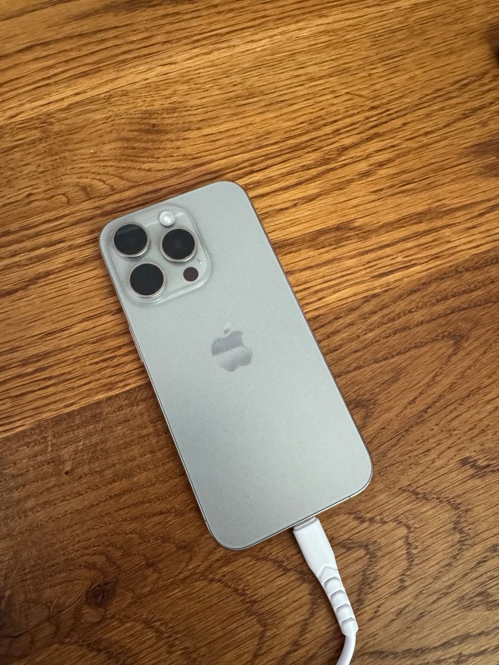 Apple Portables: Apple iPhone 15 Pro 256GB Natural Titanium – Défectueux à Biel/Bienne par anotherarchitect 2