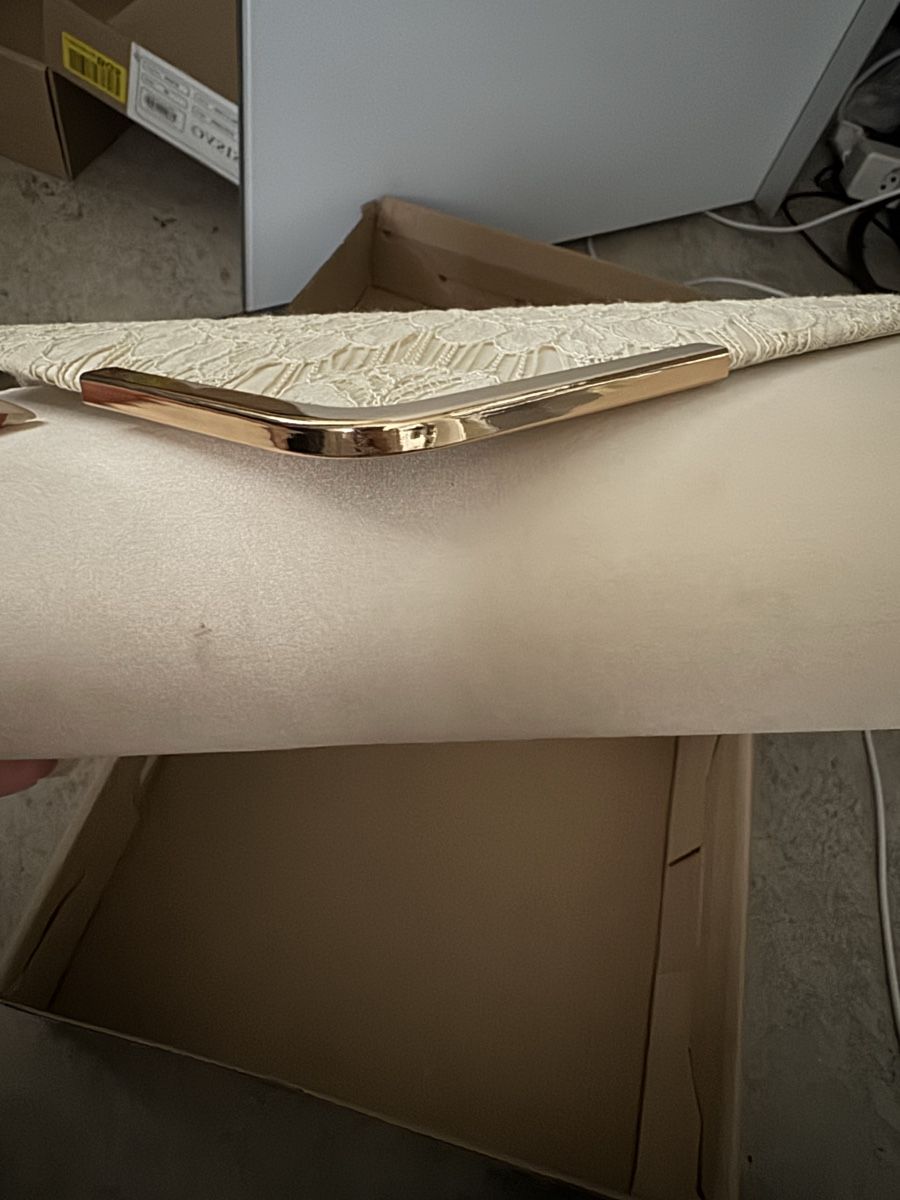 Borse da donna: Mascara Clutch, creme, Gold, mit Kette – Usato da Pfäffikon ZH venduto da Tetu.33 3