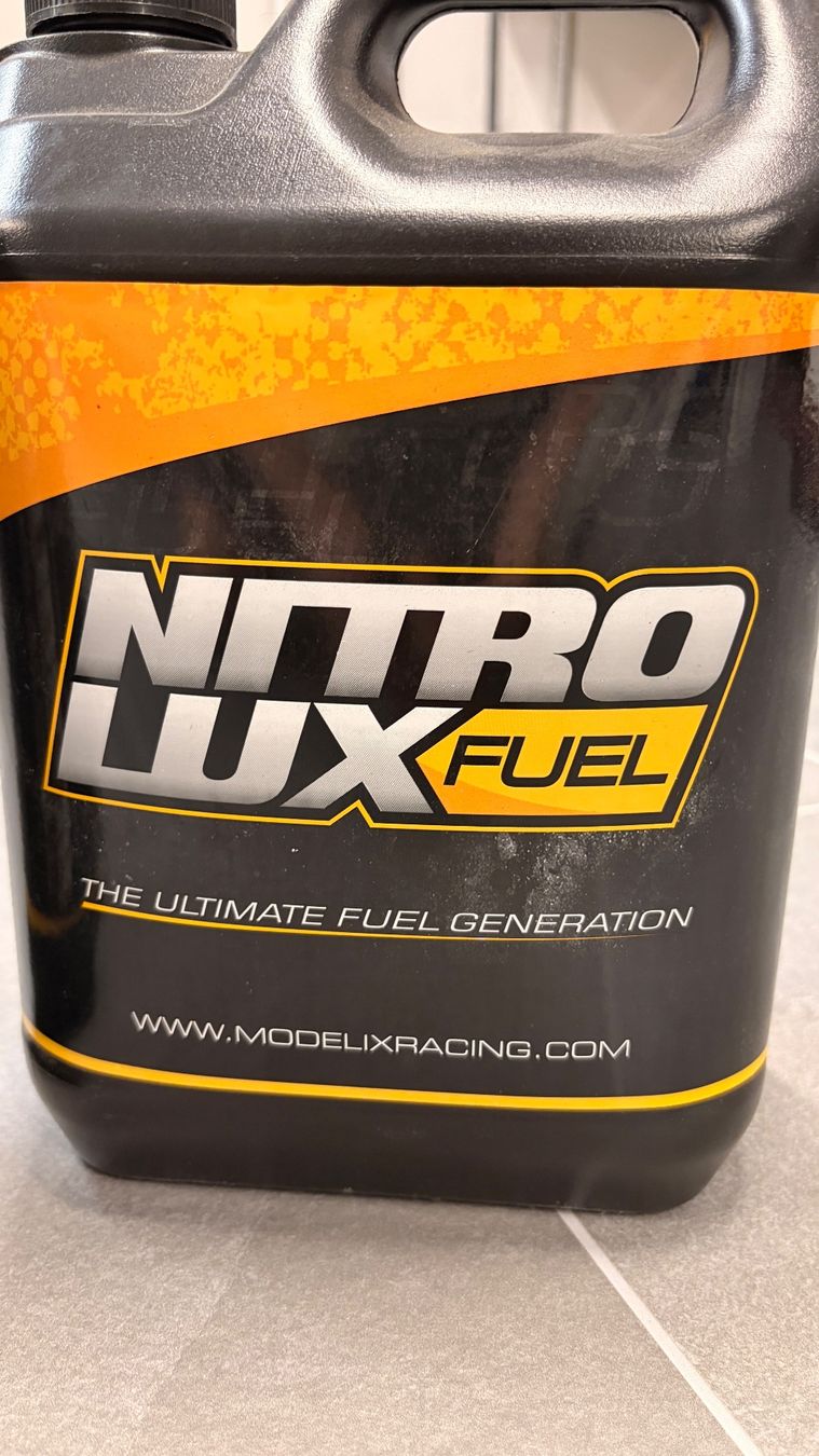 Modellismo RC: RC Nitro Benzin 2 x 5 Liter – Nuovo e nell'imballaggio originale da Bronschhofen venduto da Suriablau 1