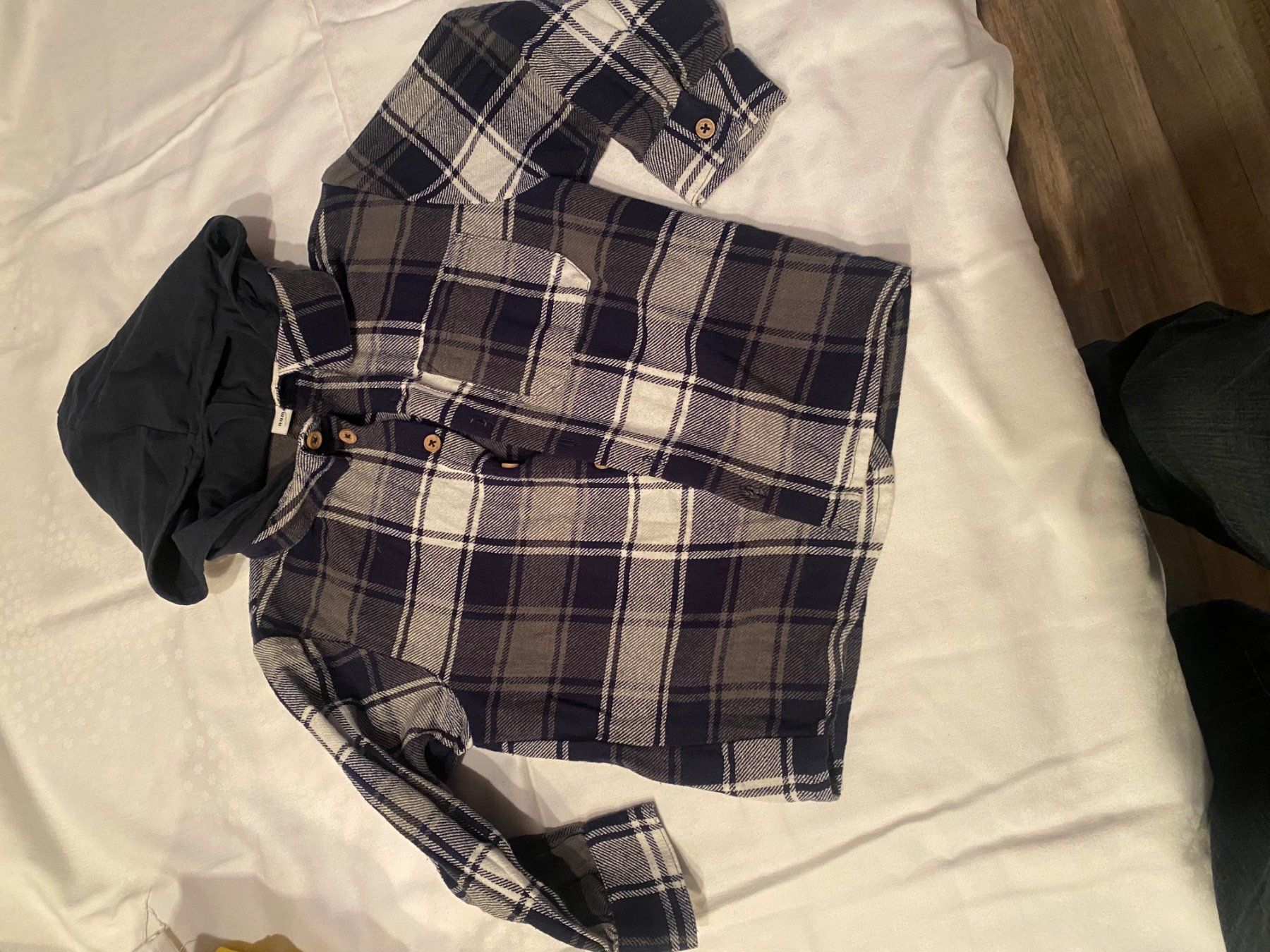 Name It Camicie, T-shirt & Polo: name it langarm Hemd mit Kapuze Grösse 104 – Usato da Allenwinden venduto da Obalu 1