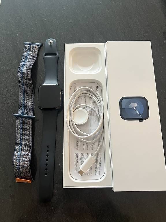 Apple Smartwatch: Apple Watch Series 9 – Usato da Rotkreuz venduto da dede97
