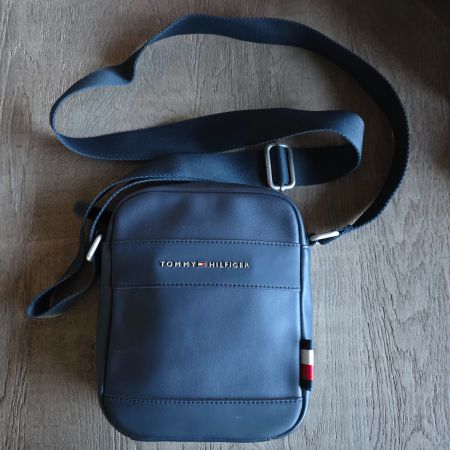 🐸 TOMMY HILFIGER UMHÄNGETASCHE KLEIN DUNKELBLAU