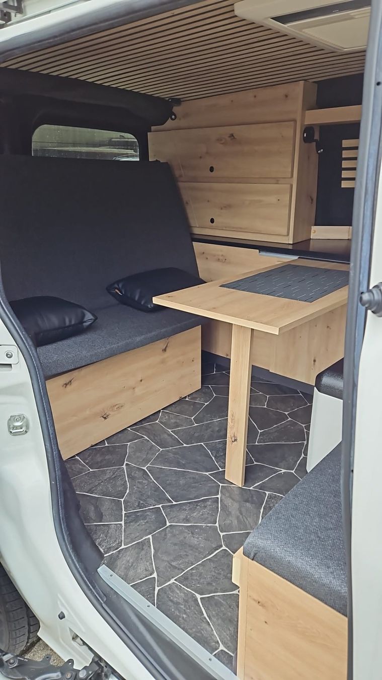 Opel Veicoli da campeggio: Microcamper Opel Combo – Usato da Bubikon venduto da Aurora3000 9