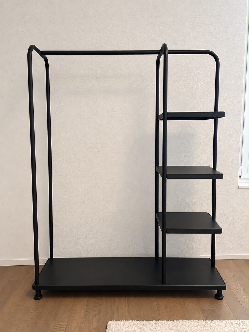 Garderobe: Garderobe auf Rollen – Gebraucht aus Seengen von phismial