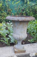 vase en fonte Médicis 