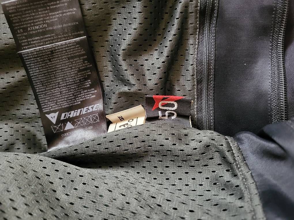 Jacken: Blouson cuir Dainese  – Gebraucht aus Carouge GE von pat_9j5k
