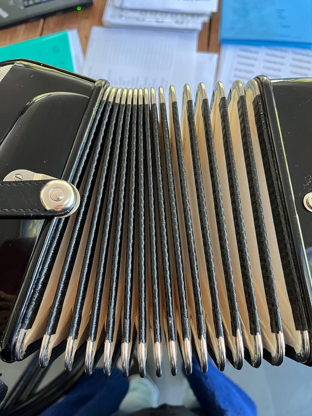 Hohner Strumenti musicali: Hohner Atlantic IV N de luxe – Usato da Schlattingen venduto da rencor94 2