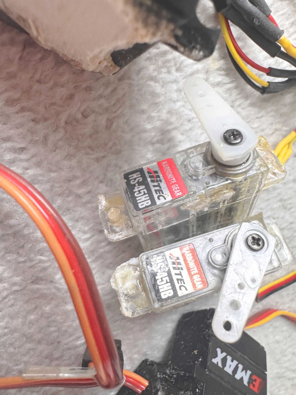 Modellismo RC: RC SERVOS Servo 24stk getestet diverse – Usato da Zürich venduto da Malco0 2