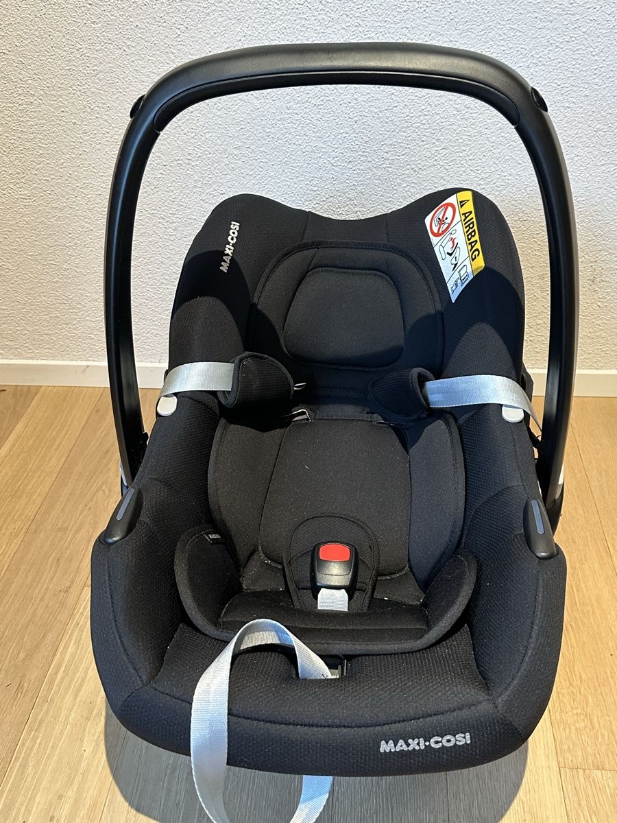 Maxi-Cosi Seggiolini per auto: Maxi-Cosi CabrioFix i-Size + Base – Usato da Freienwil venduto da mokinho 3