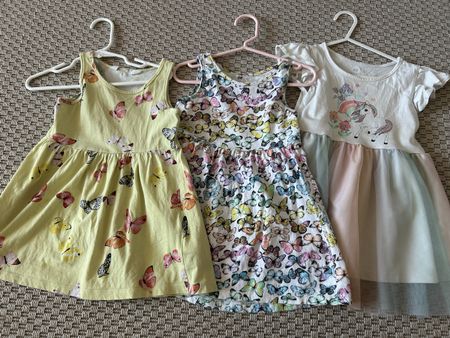 Girls dresses bundle size 92 from H&M