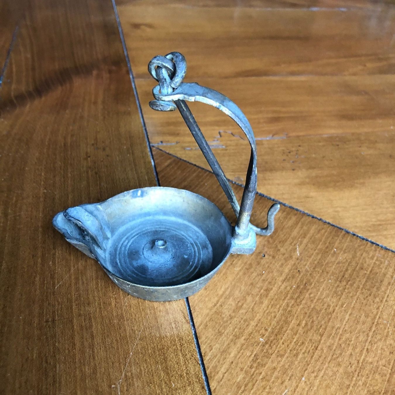 Lampade: Petite lampe à huile de mineur – Usato da Le Mont-sur-Lausanne venduto da Crocrodile 1