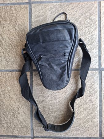Kameratasche Leder schwarz Zustand gebraucht