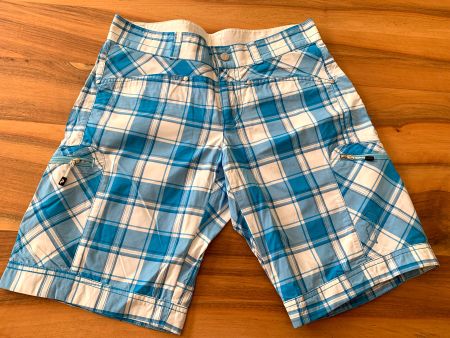 PEAK PERFORMANCE karierte coole Hosen/Shorts Gr. S